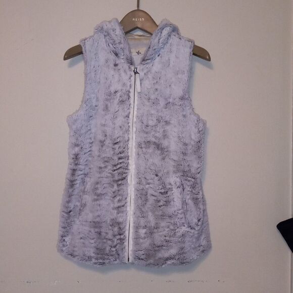 Faux Fur Vest  - Picture 1 of 4